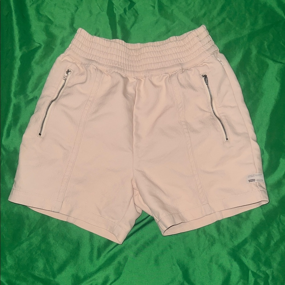 Levi's x Deepika Padukone Cream Collaboration Shorts size XS